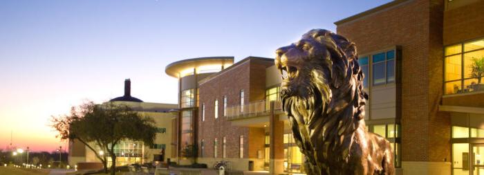 Lion statue at A&M-Commerce